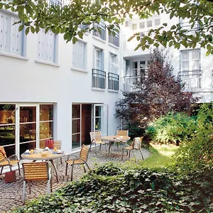 4* Lägenhetshotell Adagio Montmartre